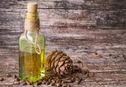 Ulei de pin siberian. Puterea cedrului în lupta pentru un păr frumos