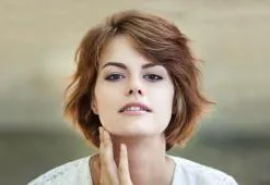Cum să alegeți tunsoarea și coafura potrivită pentru forma feței voastre
