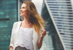 Îngrijirea Părului Anti-Poluare - Cum să Protejezi Părul Împotriva Toxinelor, Poluării Urbane și Smogului?