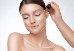 Cum să alegeți un ser eficient pentru față? Uleiuri, acid hialuronic și... Toate celelalte stimulente