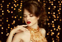 Coafuri de Crăciun și Revelion! Tendințe, Rutina Perfectă și Repararea Rapidă a Părului